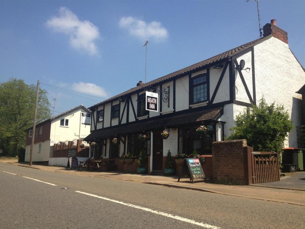 לייטון באזרד The Heath Inn מראה חיצוני תמונה