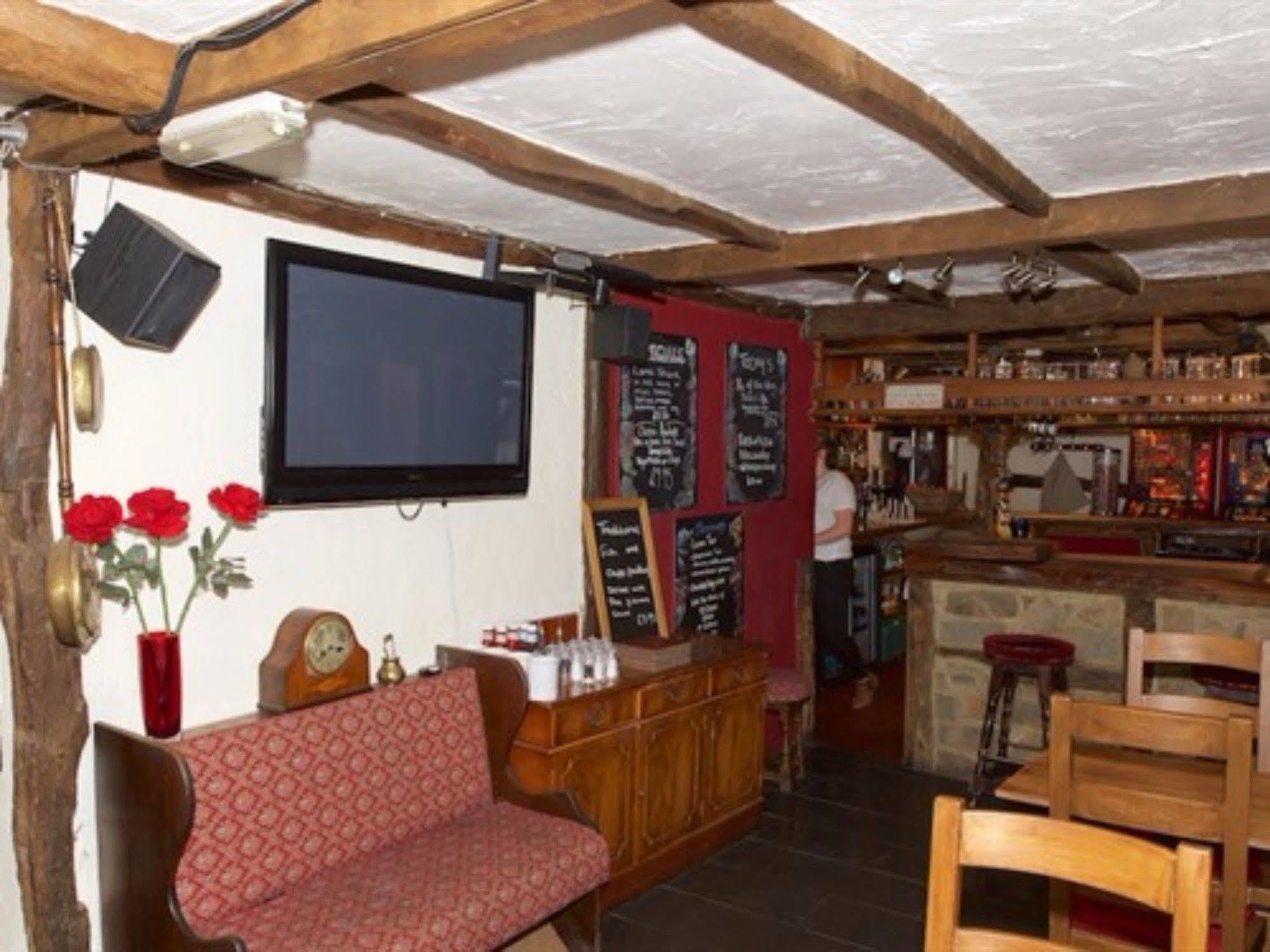 לייטון באזרד The Heath Inn מראה חיצוני תמונה